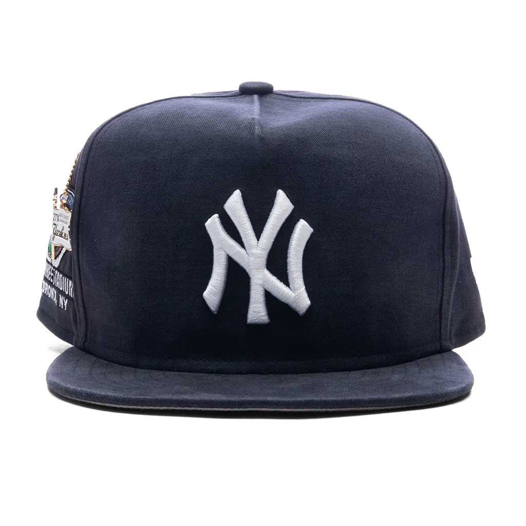 59FIFTY A-Frame Championship Side Flag - New York Yankees
