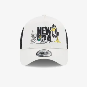New Era | WARNER BROTHERS BUGS BUNNY DAFFY DUCK STONE A-FRAME TRUCKER CAP  { CREAM